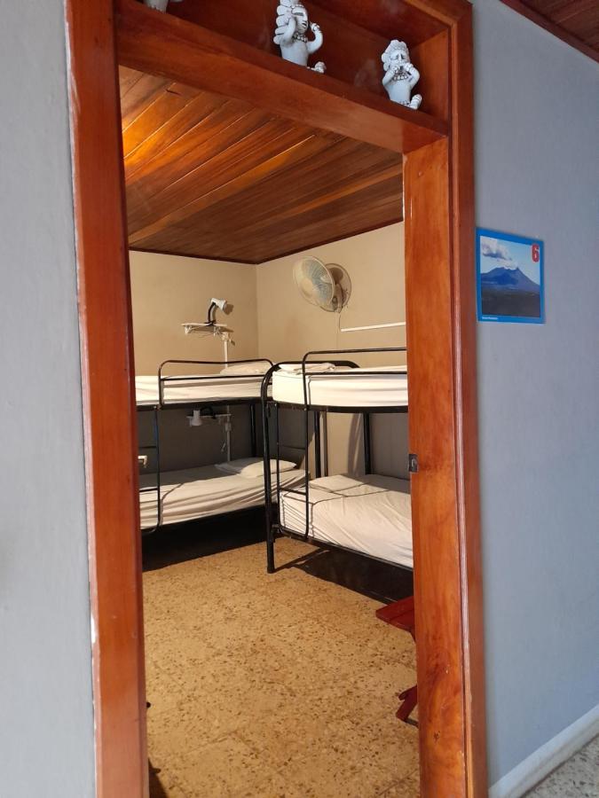 Managua Backpackers Inn Room photo